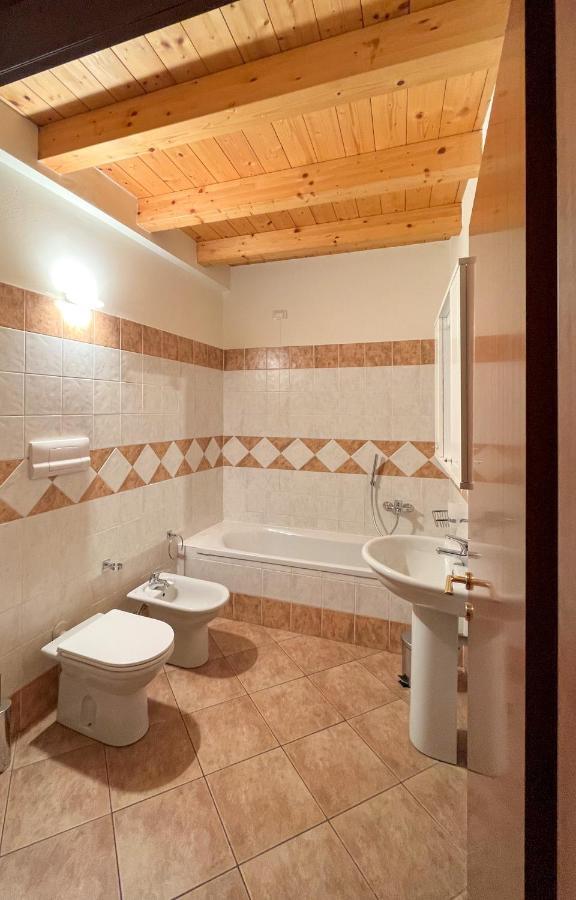 Casa Vacanze Al Lago P2 Monasterolo del Castello Kültér fotó